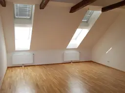 Dachgeschoss - Terrassenwohnung in der Nähe von der Kunst-Uni - Provisionsfrei!