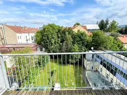 Schöne Dachgeschoßwohnung mit Balkon - Provisionsfrei!
