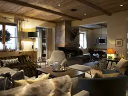 Arlberg – Luxuschalet im Herzen des Skigebietes | Arlberg - Charming Chalet in the heart of the skiing region