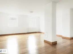 Attraktive 2,5-Zimmer-Dachgeschoßwohnung in zentraler Stadtlage