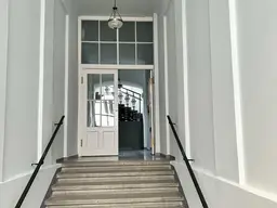 Charmante Altbauwohnung direkt beim Schloss Belvedere mit großem Entwicklungspotenzial