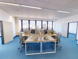 Helle Bürofläche mit durchdachter Raumaufteilung