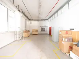 VARIABEL | 1.700m2 Produktions-, Lagerhalle in Gewerbepark zur MIETE