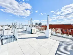 TOPLAGE NÄHE KUTSCHKERMARKT | EXKLUSIVE DACHGESCHOSSWOHNUNG | TERRASSE | 360° BLICK ÜBER WIEN | ERSTBEZUG