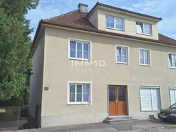 Geräumiges Mehrfamilienhaus mit großem Garten, sowie ehemaligen kleinen Geschäftslokal neben Bahnhof