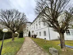 KFZ-Überdachter-Abstellplatz Schloss Traunegg T06