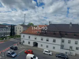 Großzügiges Büro 400m² mit Klimaanlage, Aufzug &amp; Stadtblick in Krems – top Lage!