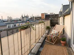 IN TOPLAGE HOFSEITIGE DACHTERRASSENWOHNUNG!