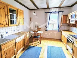 Wohn- und Geschäftshaus mit vielen Möglichkeiten mit Innenhof und Garten im Zentrum von Pernitz