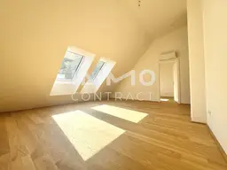 lichtdurchflutete 4-Zimmer-Penthousewohnung mit Balkon in Hietzing