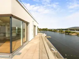 Einmalig! Penthouse mit 480m2 Terrasse - 1. Reihe am Wasser. Elevate your Lifestyle