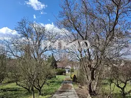 Schönes Haus mit großem Garten und Erweiterungsmöglichkeiten