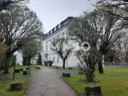 KFZ -Abstellplatz Schloss Traunegg P028