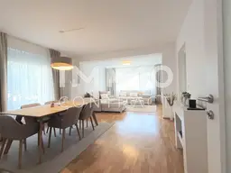 hochwertig saniertes Schmuckstück mit Pool + Garage