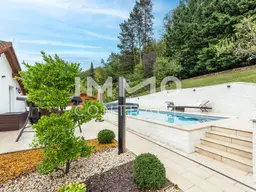 Uneinsehbares Gartenparadies mit Waldblick! Salzwasserpool beheizt. Weitere Extras warten auf Sie!