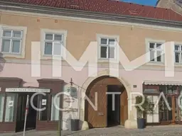 WOHN-UND GESCHÄFTSHAUS AUS DEM 16. JAHRHUNDERT IM HERZEN VON LANGENLOIS 100 m Kellerröhre, Nebengebäude, Innenhof, Geschäftslokale, usw.