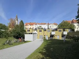 Zentrale 4 Zimmer-Maisonette-Wohnung mit Balkon, Terrasse und Garten in Innenhoflage - getrennt begehbar - nahe Stadthalle - Obere Bahnstraße 53a - Top 23