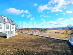 Grandioser Blick inklusive! Großzügiges Haus in Taumlage auf großem Grundstück und top Ausstattung