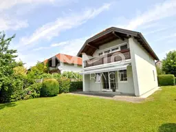 Geräumiges Haus mit großem Garten, Terrasse und großem Balkon, Garage - Zentrale Ruhelage
