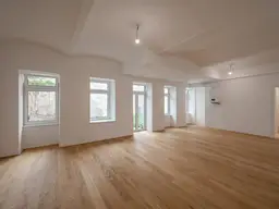 ++NEU++ Großzügiges Altbaubüro, ERSTBEZUG mit Garten in Hofruhelage! Garagen verfügbar!