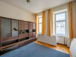 **Hannovermarkt** Charming 3-Room Period Apartment – Airbnb Suitable with Approved Balcony Option