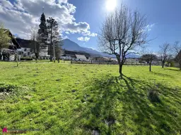 Sonniges Grundstück in schöner dörflicher Lage mit Ausblick