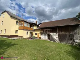 Liebevoll gepflegtes Familienhaus in zentraler Ortslage von St. Roman - Sacherlcharakter