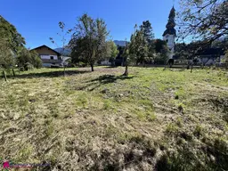 Sonniges Grundstück in schöner dörflicher Lage mit Ausblick