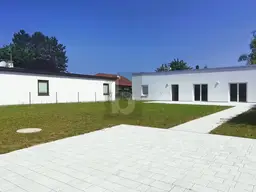 MODERNE KLARHEIT - SÜDSEITIGER GARTEN