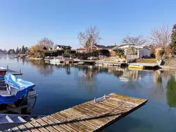 RUND UMS JAHR AM SEE