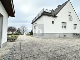 TOP GEPFLEGT MIT XXL GARTEN, VOLLKELLER UND NEBENGEBÄUDE MIT GARAGE