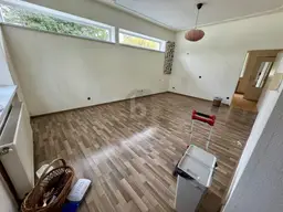 IDEALE GEWERBLICHE FLÄCHE MIT KLEINEM LAGER!