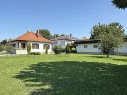 BUNGALOW MIT XXL GARTEN, KELLER &amp; NEBENGEBÄUDE IN TOP RUHELAGE