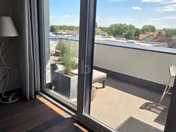 ÜBER DEN DÄCHERN DER GEMEINDE
