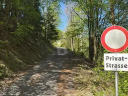 EINZELLAGE IM GRÜNEN MIT HERRLICHEM PANORAMA UND 2 GROSSEN NEBENGEBÄUDEN