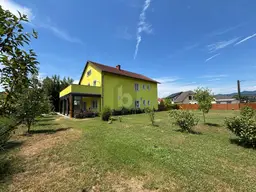 PLATZ FÜR DIE GANZE FAMILIE ? GROßZÜGIG MIT WEITLÄUFIGEM GRUNDSTÜCK!