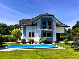 GROSSZÜGIGER FAMILIENHIT MIT GARTEN UND POOL