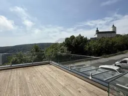 PANORAMAHAUS MIT KELLER &amp; GÄSTEHAUS - DIE BURG ZUM GREIFEN NAH
