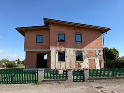 GROßZÜGIGER FAMILIENTRAUM ZUM FERTIGSTELLEN 