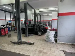 MODERNE KFZ WERKSTATT MIT TOP LAGE UND GROßEN ERWEITERUNGSPOTENTIAL 