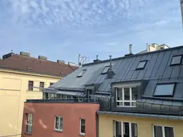 Charmante sonnige Garconniere in einem edlen Gründerzeithaus!