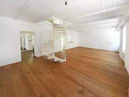 Seltene Gelegenheit!! Ein sehr charmantes Einfamilienhaus wurde hochwertig renoviert und wartet auf einen neuen Eigentümer.