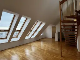 Sonnige Dachgeschosswohnung mit Blick &amp; Stil – Nähe Mariahilfer Straße
