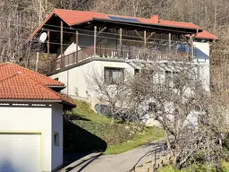 Solides Wohn- bzw. Ferienhaus in wunderschöner Ruhelage mit 2 Wohneinheiten.
