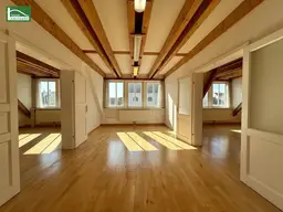 Helle Büro- oder Kanzleiräumlichkeit in Toplage am Hauptplatz von Bruck an der Leitha!