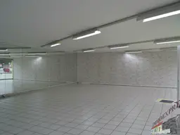 Top Geschäftslokal mit 125 m2 5 Eigenparkplätzen vor der Tür 5.000€ inkl. BK und UST