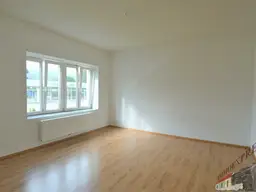 Anlageobjekt vermietet - 2 Wohneinheiten mit großem Carport und Garage