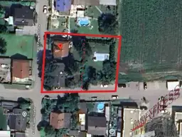 Zwei Häuser &amp; ein Grundstück für Großfamilien und Bauträger