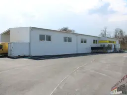Gut gelegene 3 Parkplätze mit 1 x wöchentlicher Hallenbenützung beim Flughafen Wien