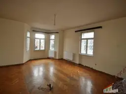 Jugendstilhaus - Sanierungsbedürftiges Juwel am Kaiserwald